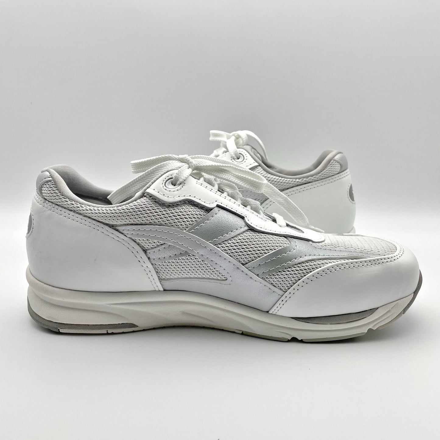 SAS Womens Tour Mesh Comfort Walking Sneaker US 11 Narrow Silver Leather NIB