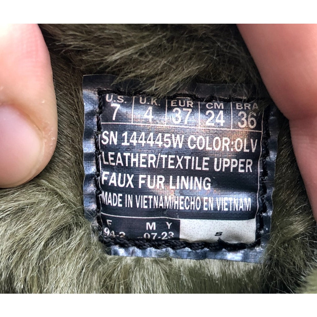 Skechers Womens On The Go City Booties US 7 M Green Suede Water Repellent NIB