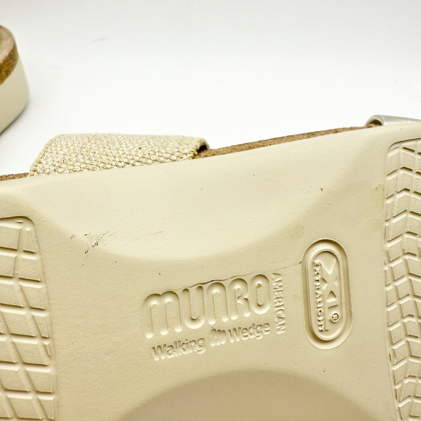 Munro Womens Pisces Casual Sandal US 9.5 WW EU 40 Gold Slingback NIB