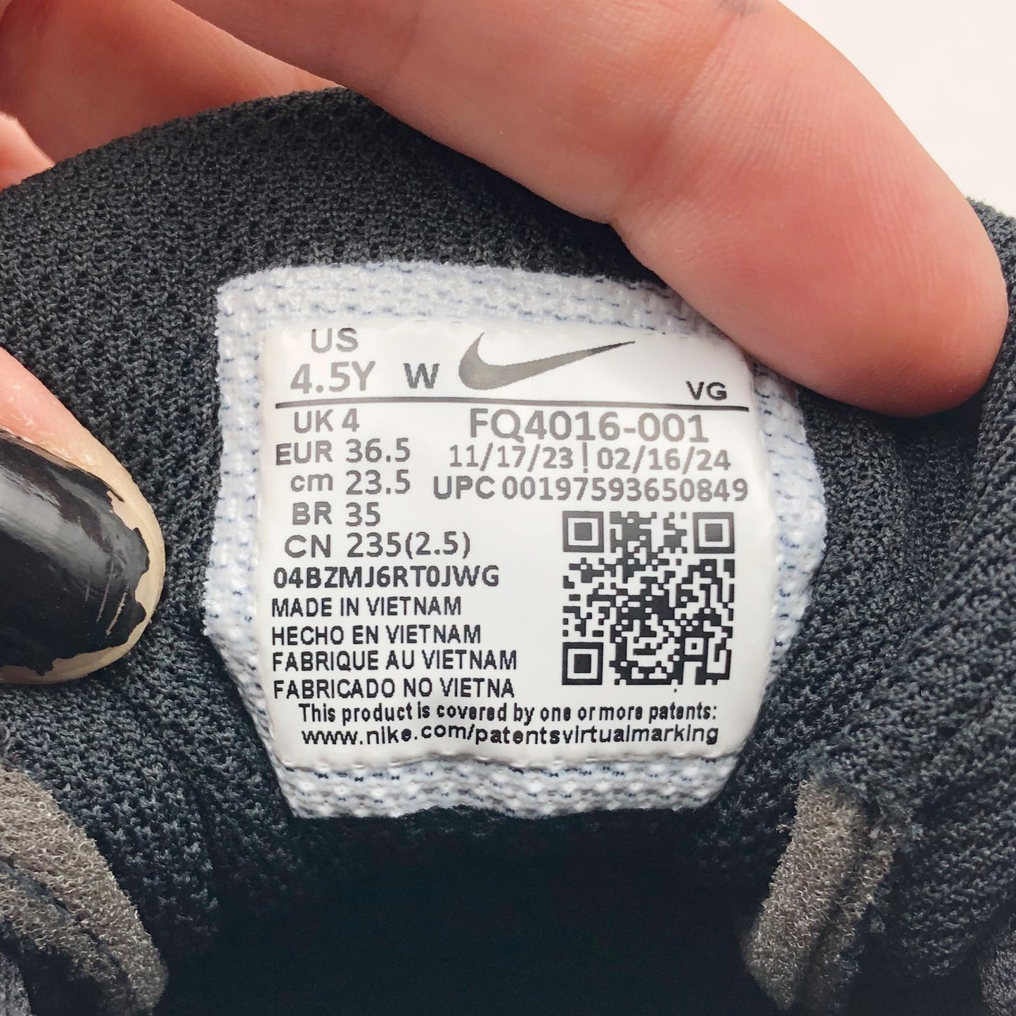 Nike Kids Alpha Menace 4 Shark Football Cleats 4.5 Wide Black Grey White NWOB