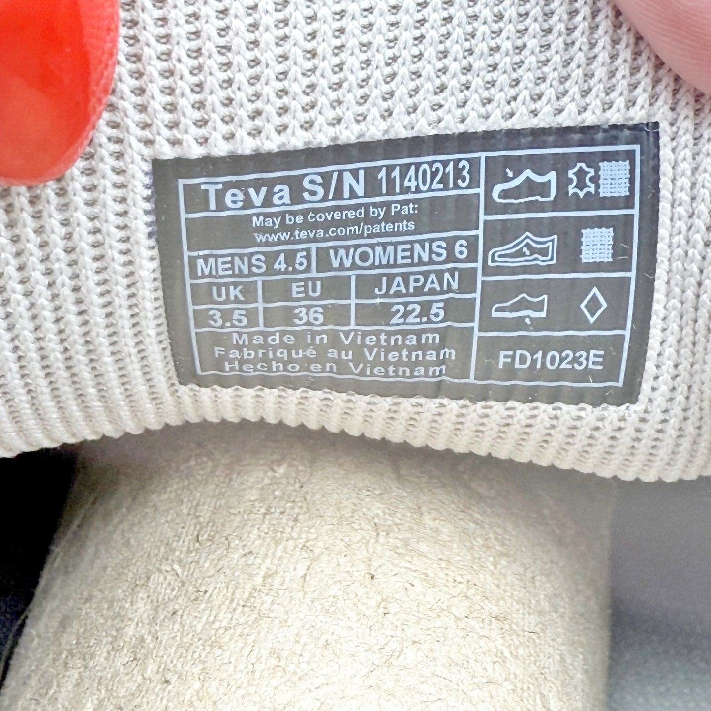 Teva Womens Terrawave Sneakers US 6 EU 36 Cream Tan Leather NIB