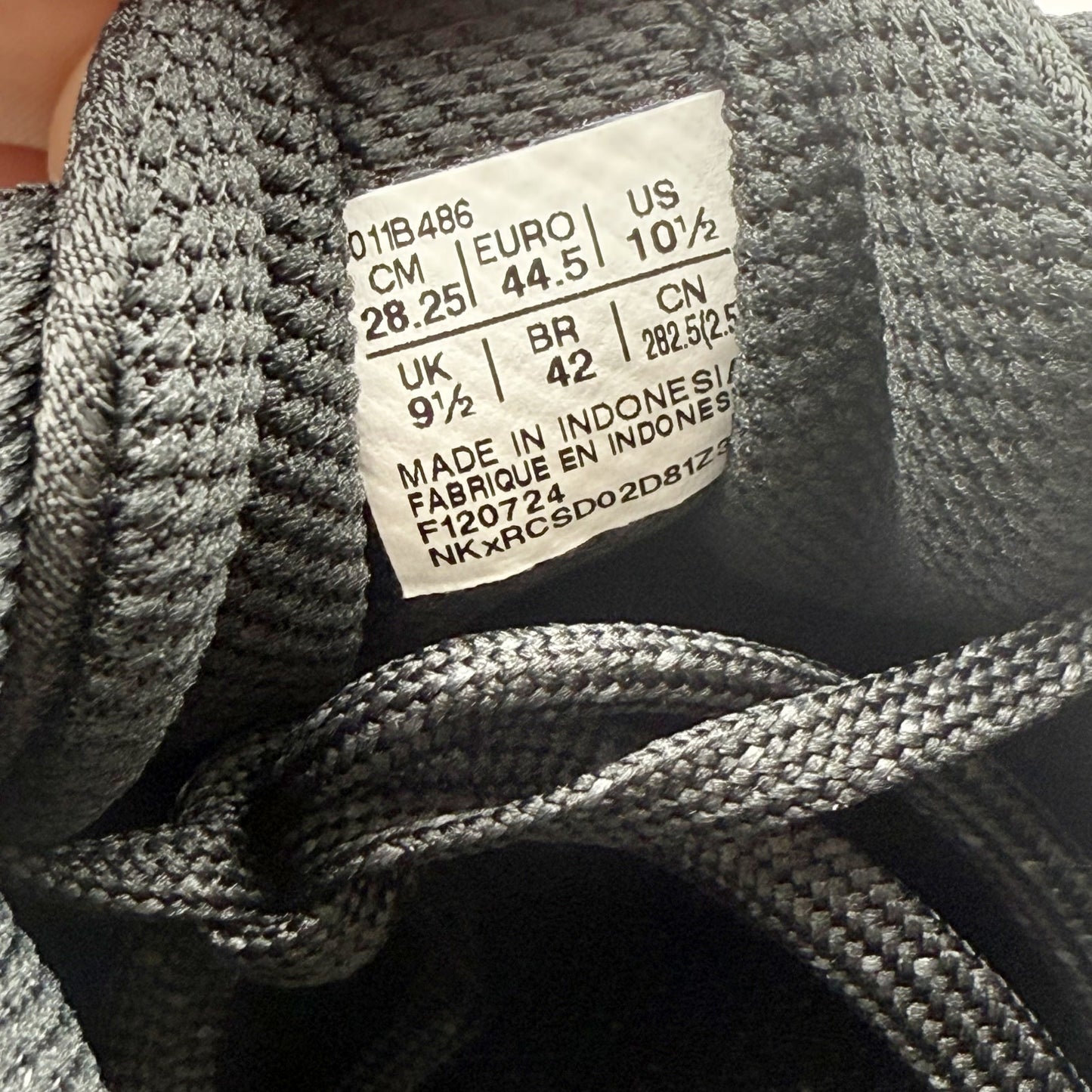 ASICS Mens GEL-Venture 9 Running Sneakers 10.5 EU 44.5 Black Athletic NIB