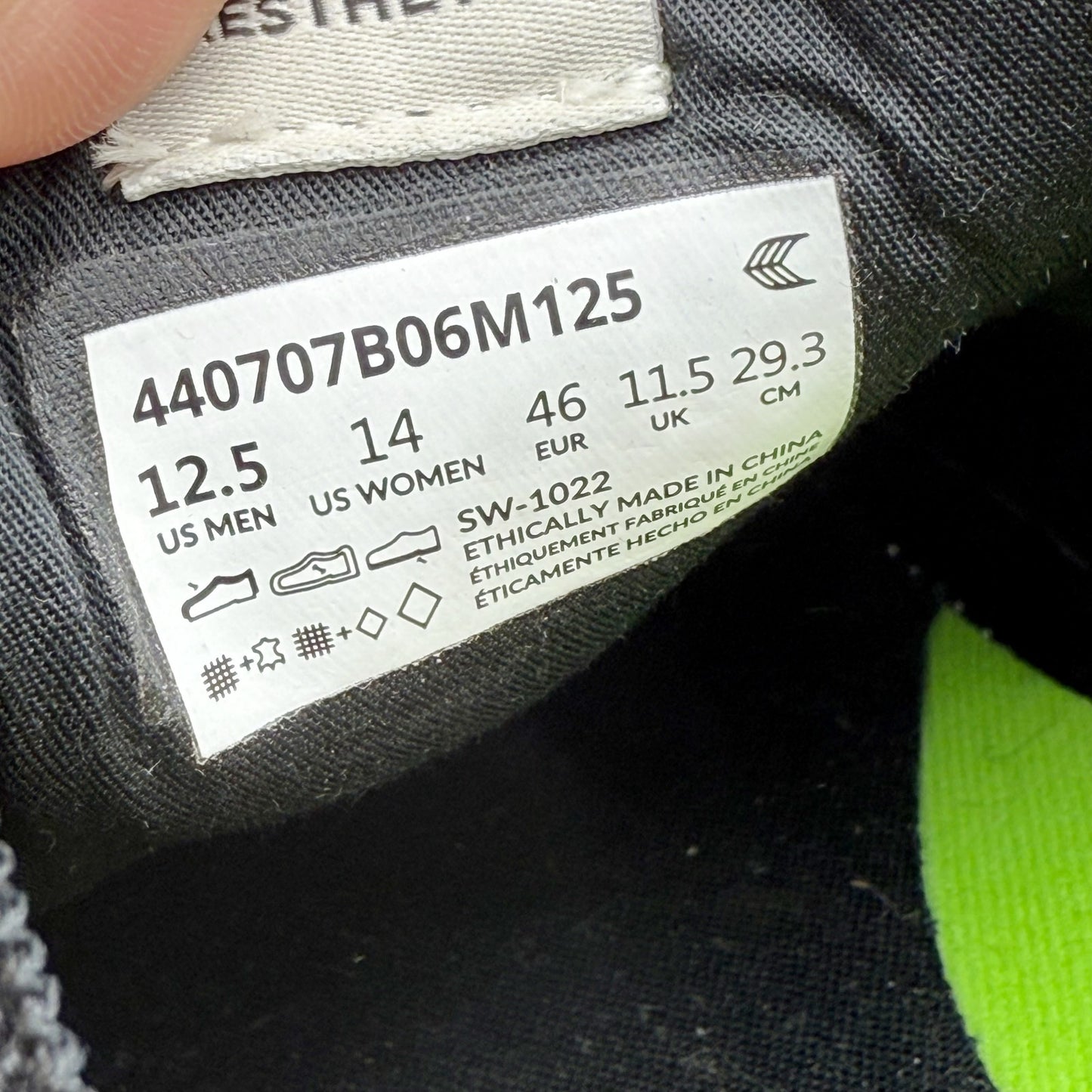 Cariuma Mens Slip On Pro Low Sneakers US 12.5 M EU 46 Black Ivory Suede NIB