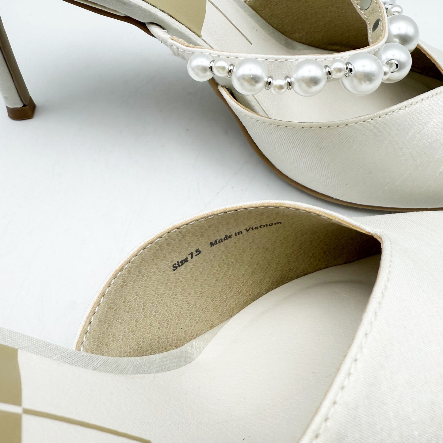 Dolce Vita Womens Kanika High Heel Pump US 7.5 M White Pointed Toe NIB