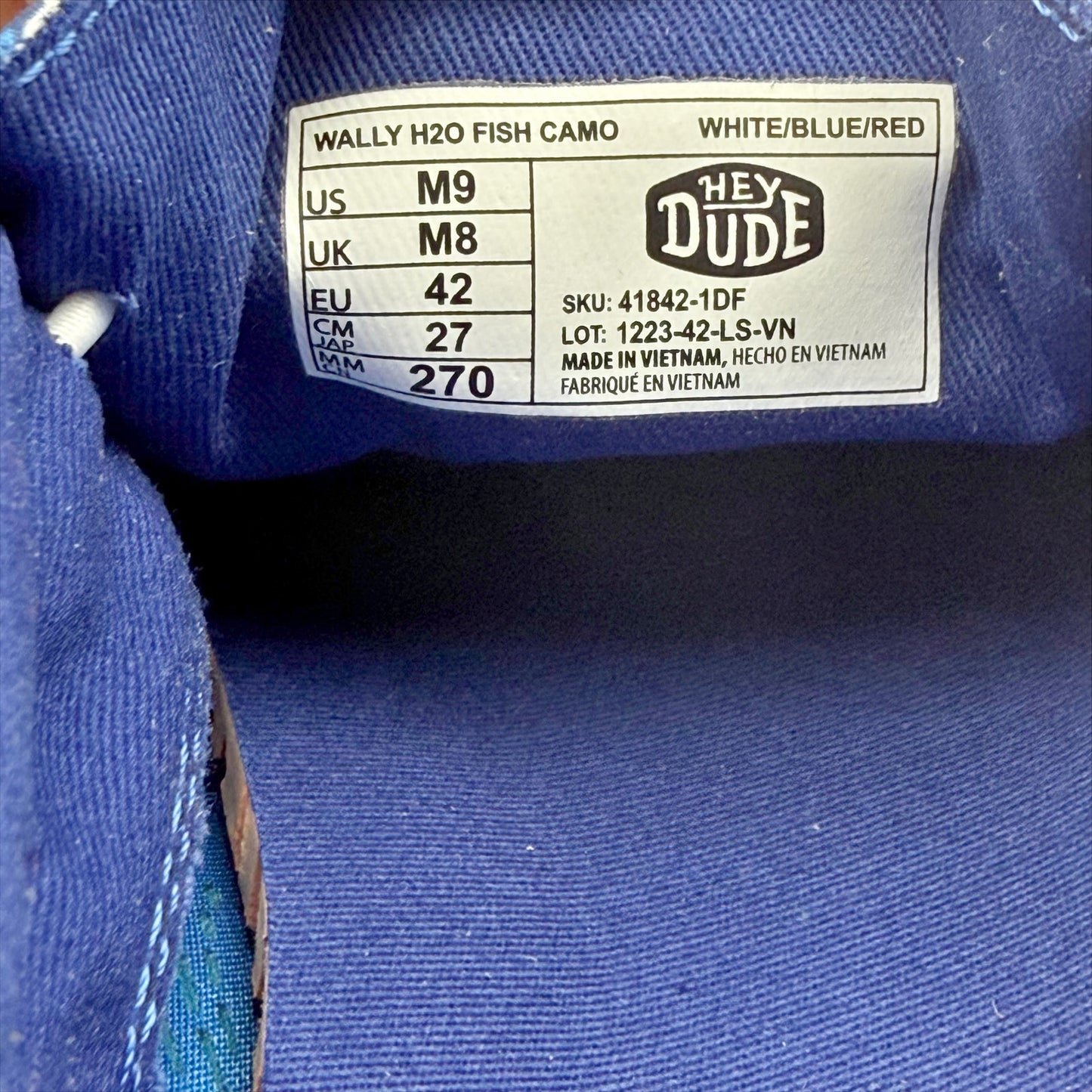 Hey Dude Mens Wally Slip-On Casual Shoe US 9 EU 42 Fish Camo Red Blue NIB