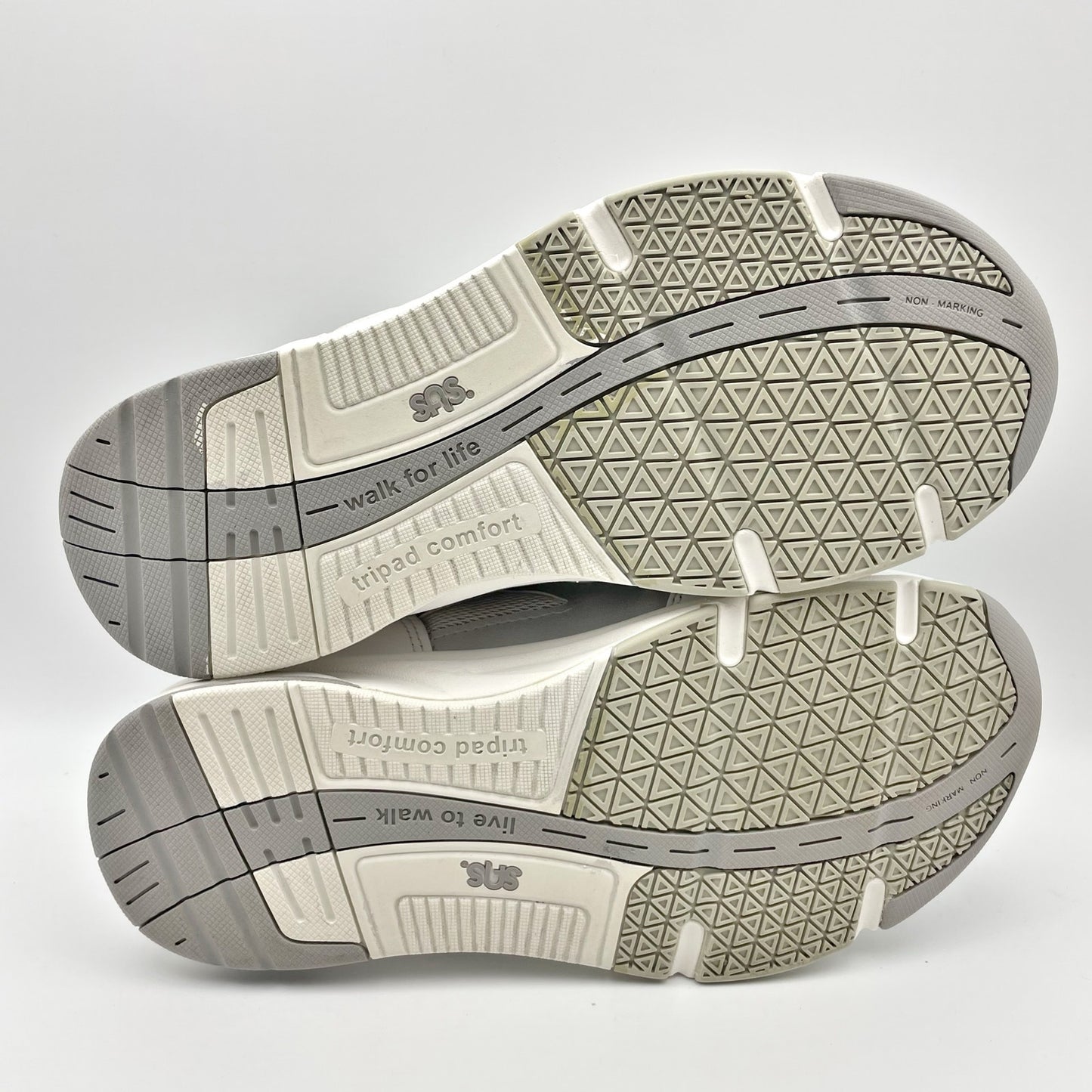 SAS Womens Tour Mesh Comfort Walking Sneaker US 11 Narrow Silver Leather NIB