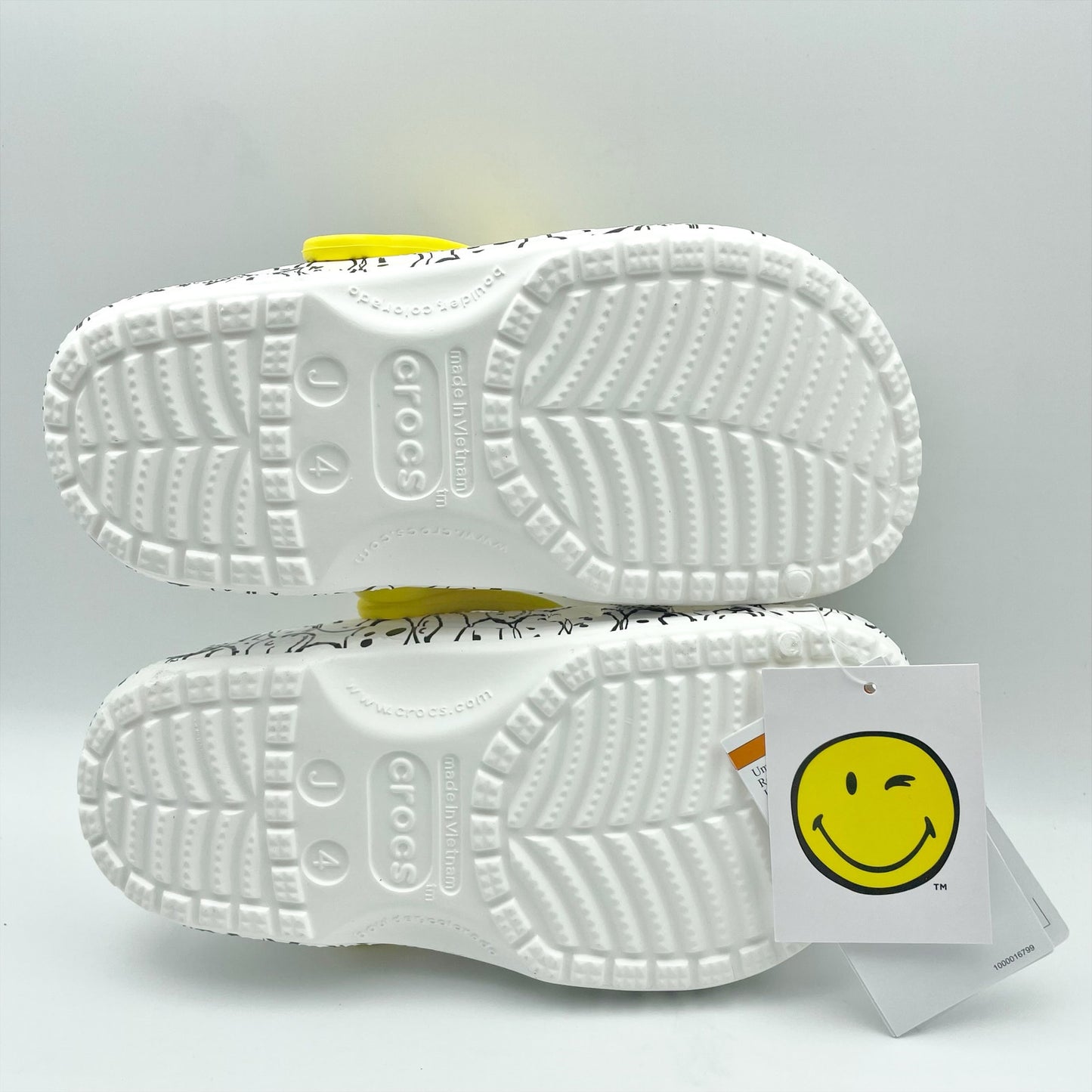 Crocs Kids Smiley World Clog US Juniors 4 EU 36-37 White Yellow