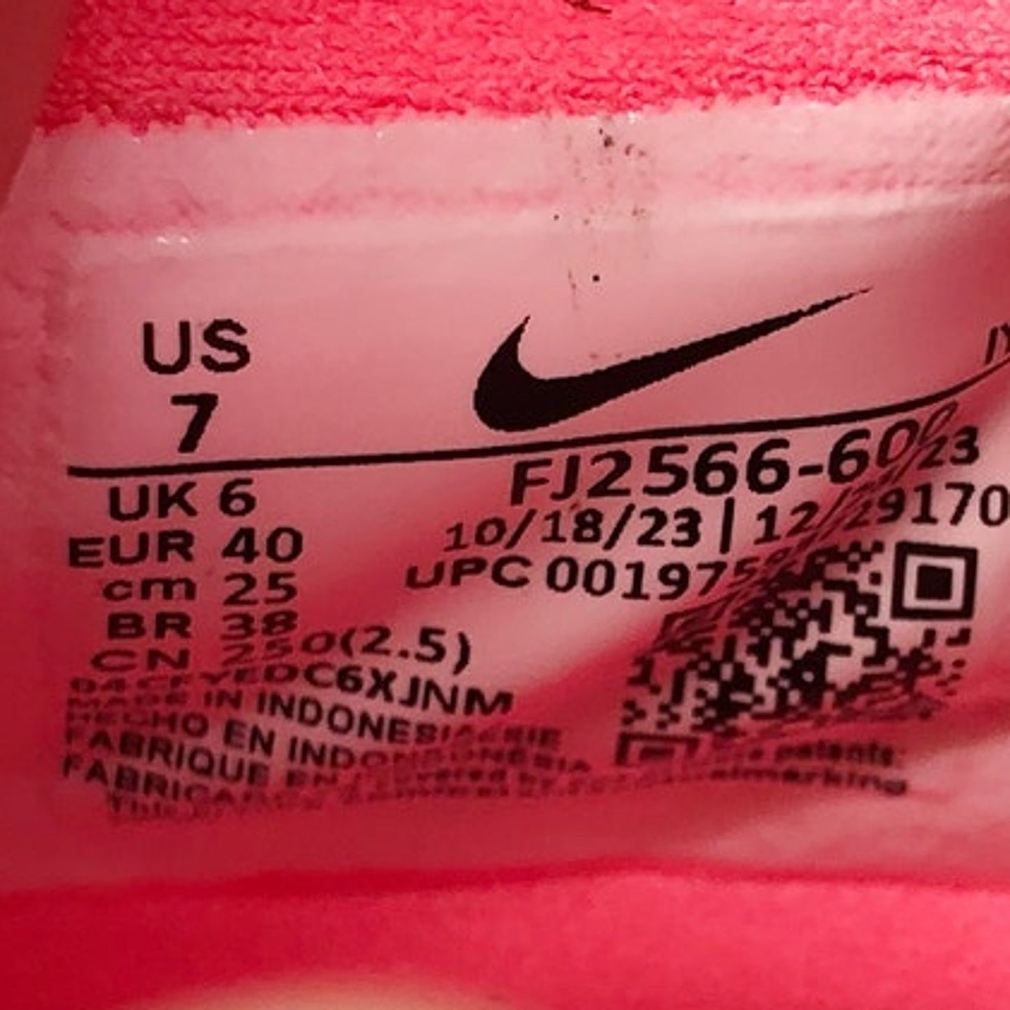 Nike Phantom Luna 2 Academy TF Soccer Cleats Size 7 Pink NWOB