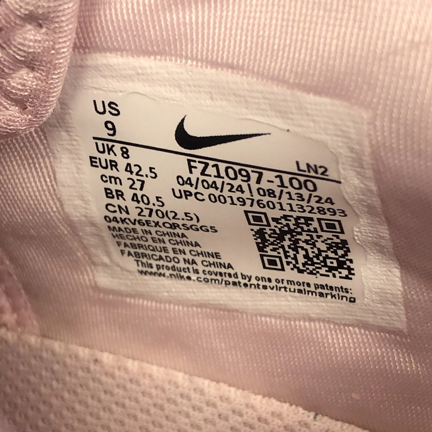 Nike Mens LeBron XXll Basketball Sneakers US 9 White Multicolor Athletic NIB