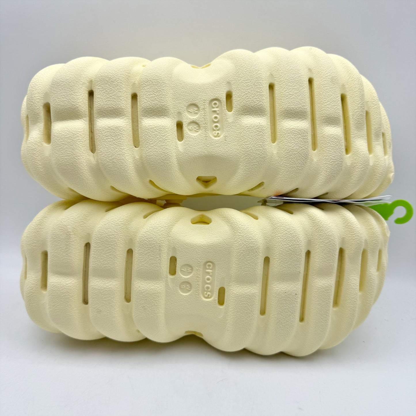 Crocs Unisex Echo Clogs Mens 7 Womens 9 EU 39.5 Cream NWOB