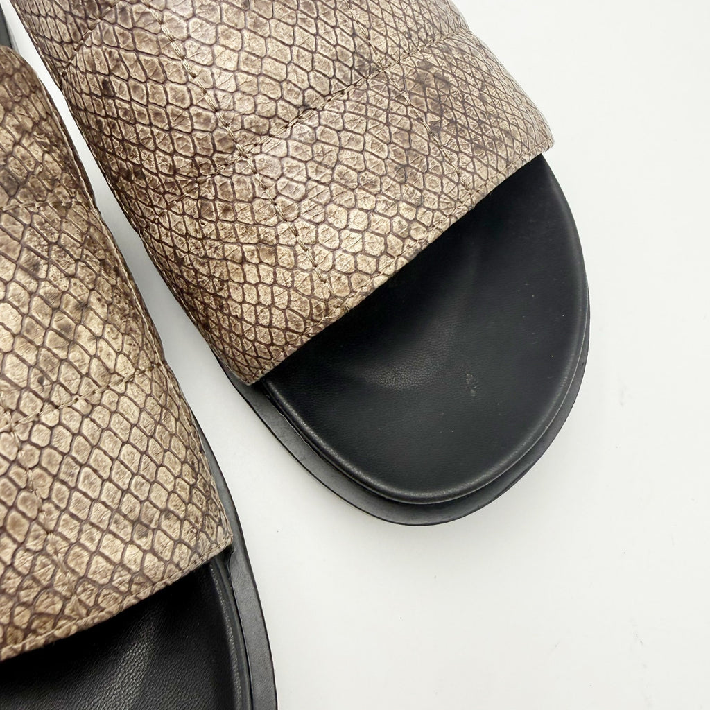 Aerosoles Womens Leila Slide Sandals Size 8.5 M Grey Snake Quilted NWOB