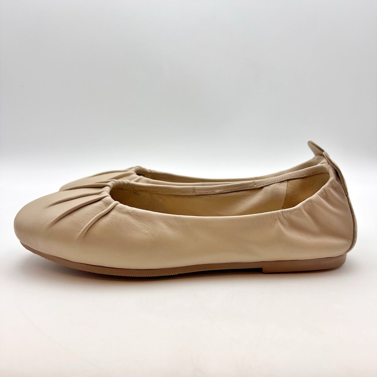 Coldwater Creek Womens Walk With Me Flex Ballet Flats Size 7 Beige Leather NIB