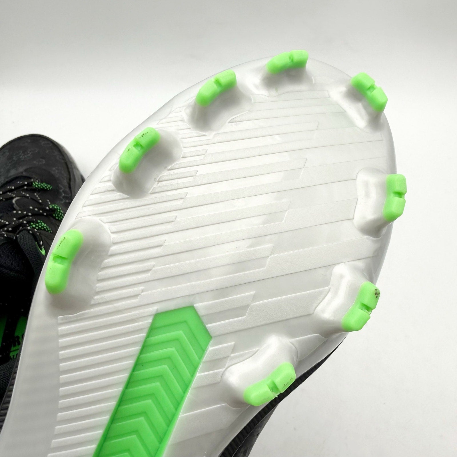 Under Armour Youth Harper 8 TPU Baseball Cleats US 4 Black Green NWOB