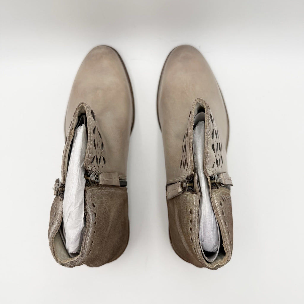 ROAN by BED STU Womens Liz Ankle Booties Size 10 M Bone Grey Leather NIB