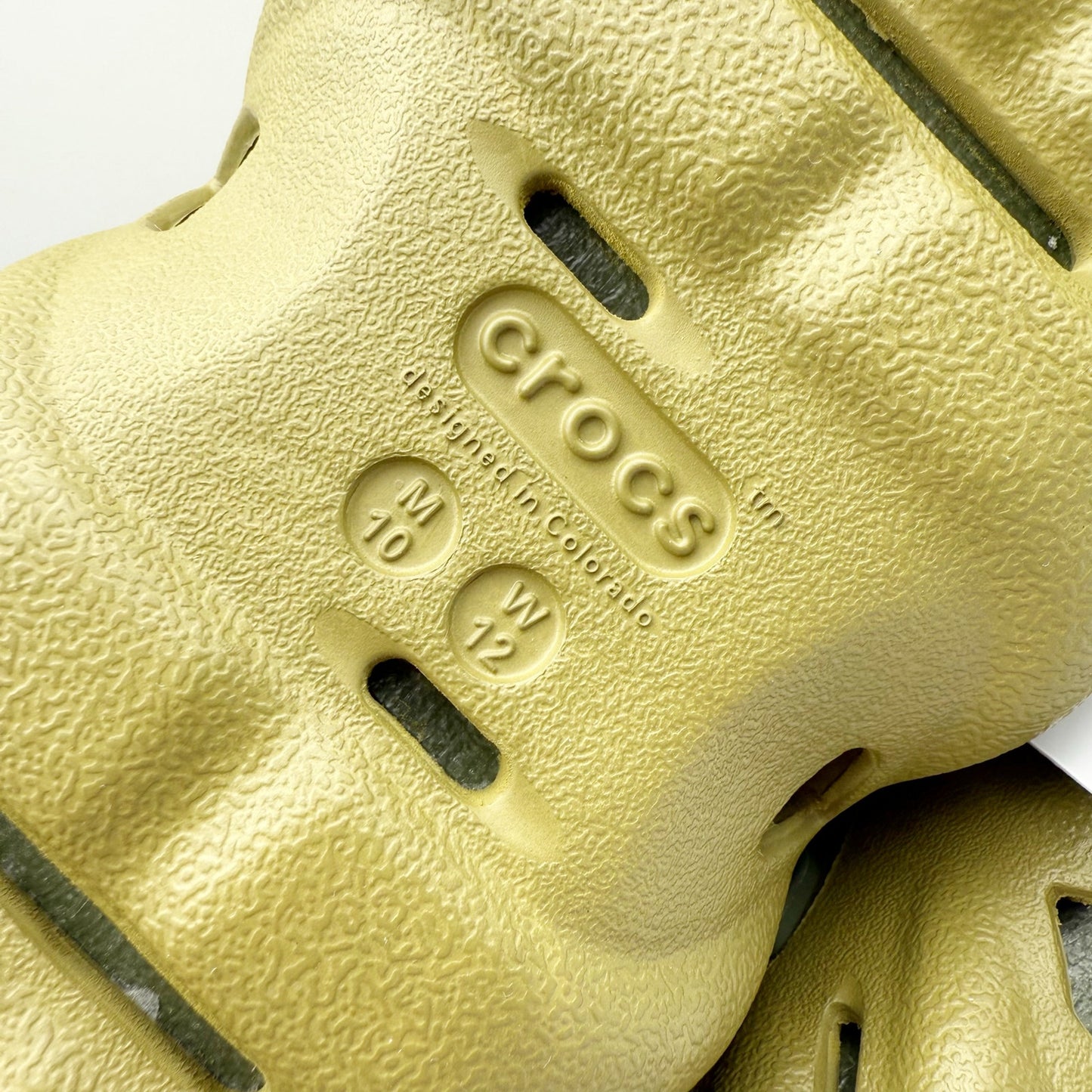 Crocs Unisex Echo Clogs Mens 10 Womens 12 EU 43.5 Green NWOB