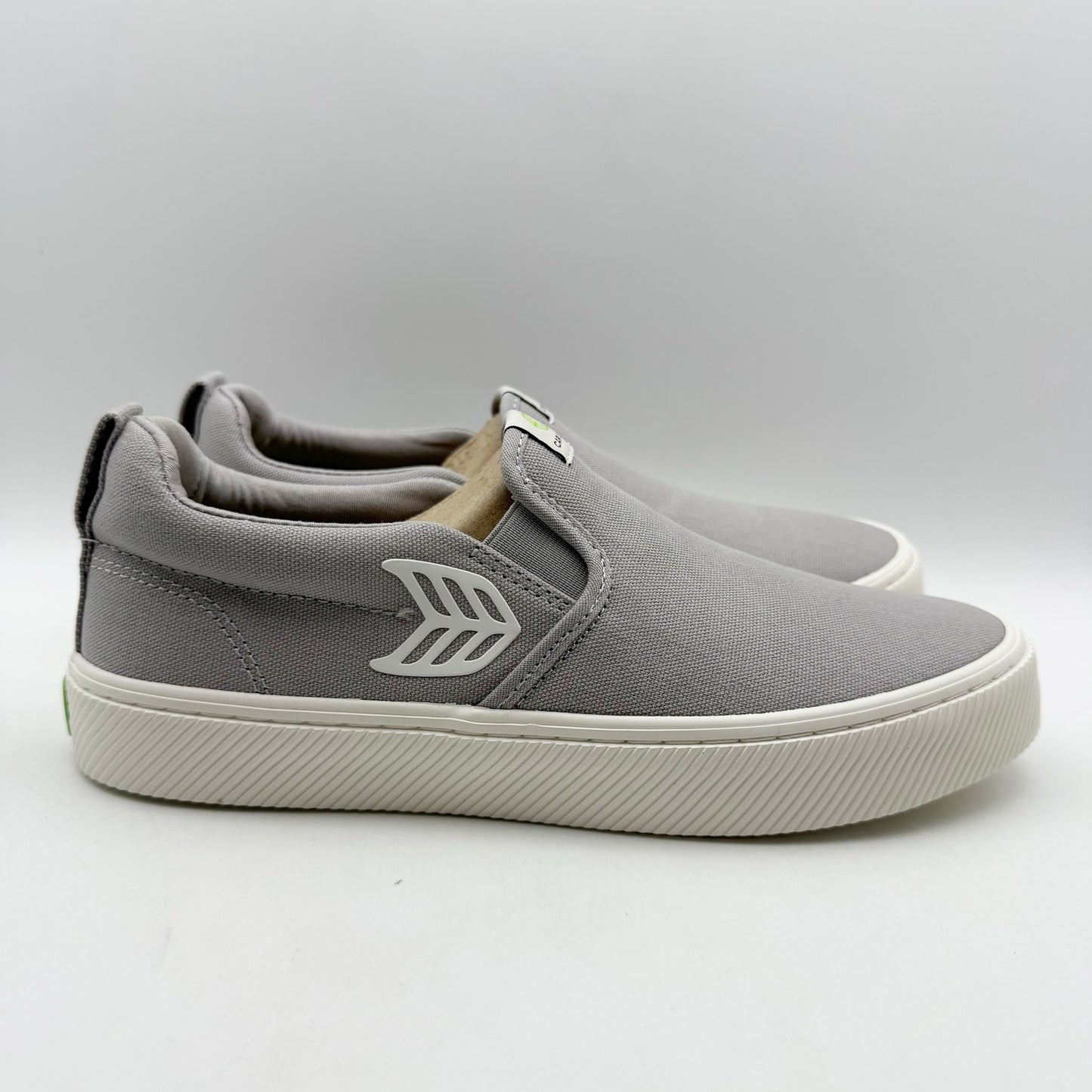 Cariuma Womens Slip On Sneaker US 8 M EU 39 Grey White Canvas Logo NIB