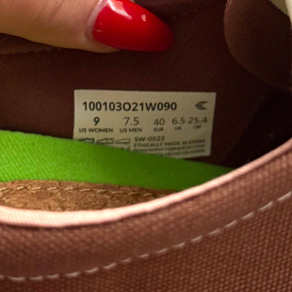 Cariuma Womens OCA Low Canvas Sneaker Size 9 Brown Pantone Contrast Thread NIB