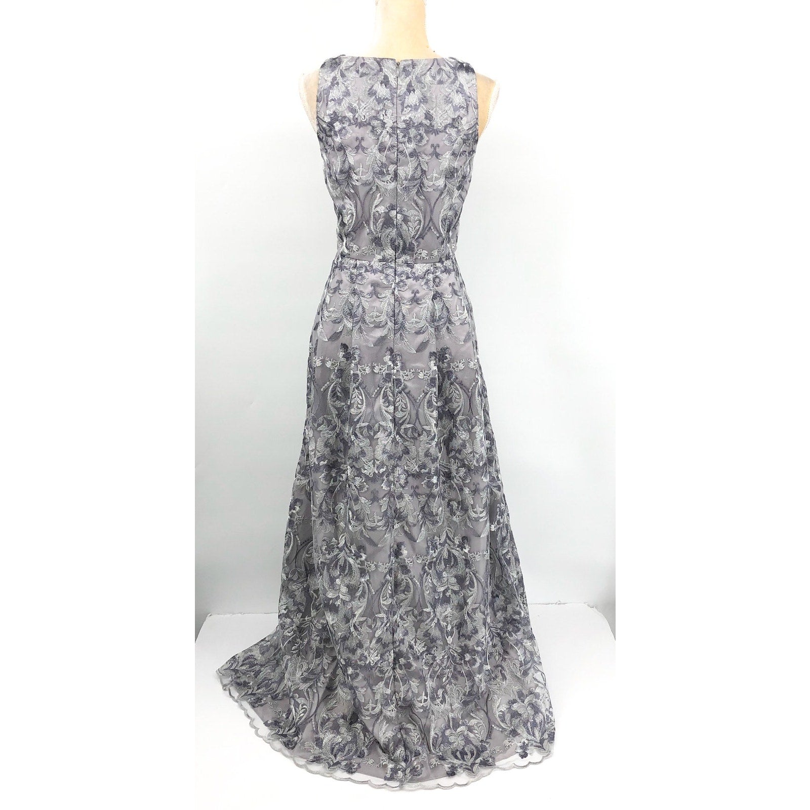 ALEX EVENINGS Embroidered Sleeveless Formal Gown Size 6 Pewter Silver NWOT