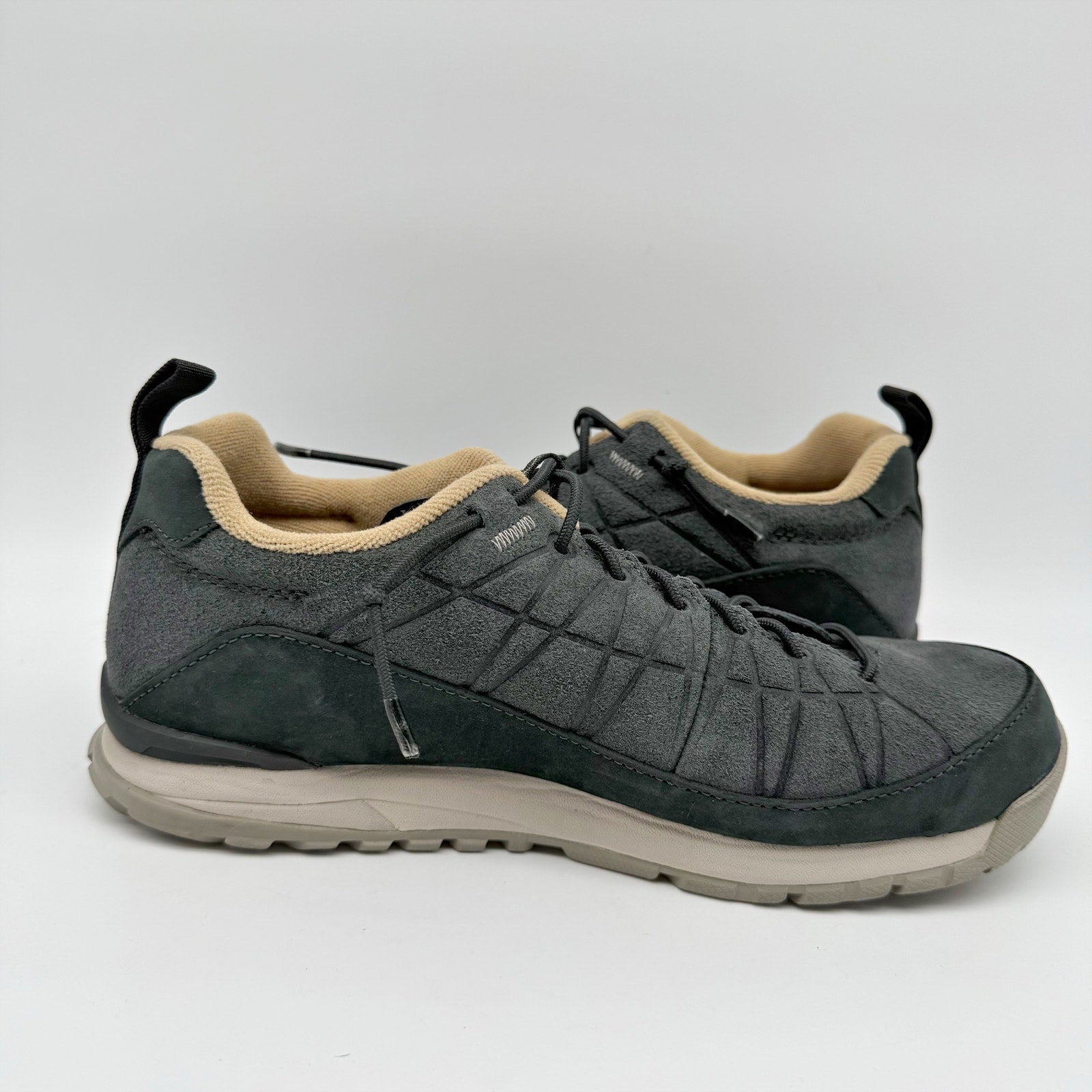 Oboz Womens Jeannette Low Top Sneakers US 8.5 EU 39.5 Black Athletic NWOB