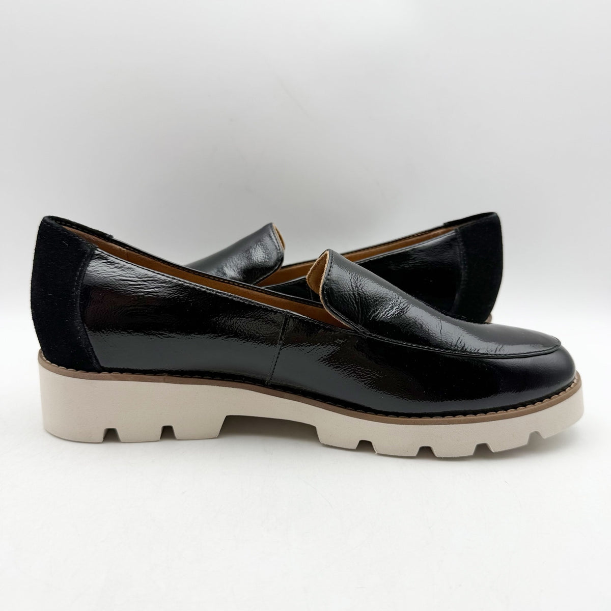 Vionic Womens Kensley Loafers Size 8.5 Black Leather Slip On NWOB