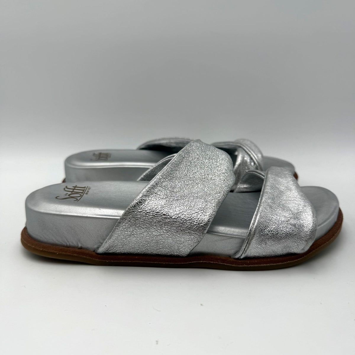Sofft Womens Ainsworth Slide Sandals Size 7 Silver Metallic Leather NWOB