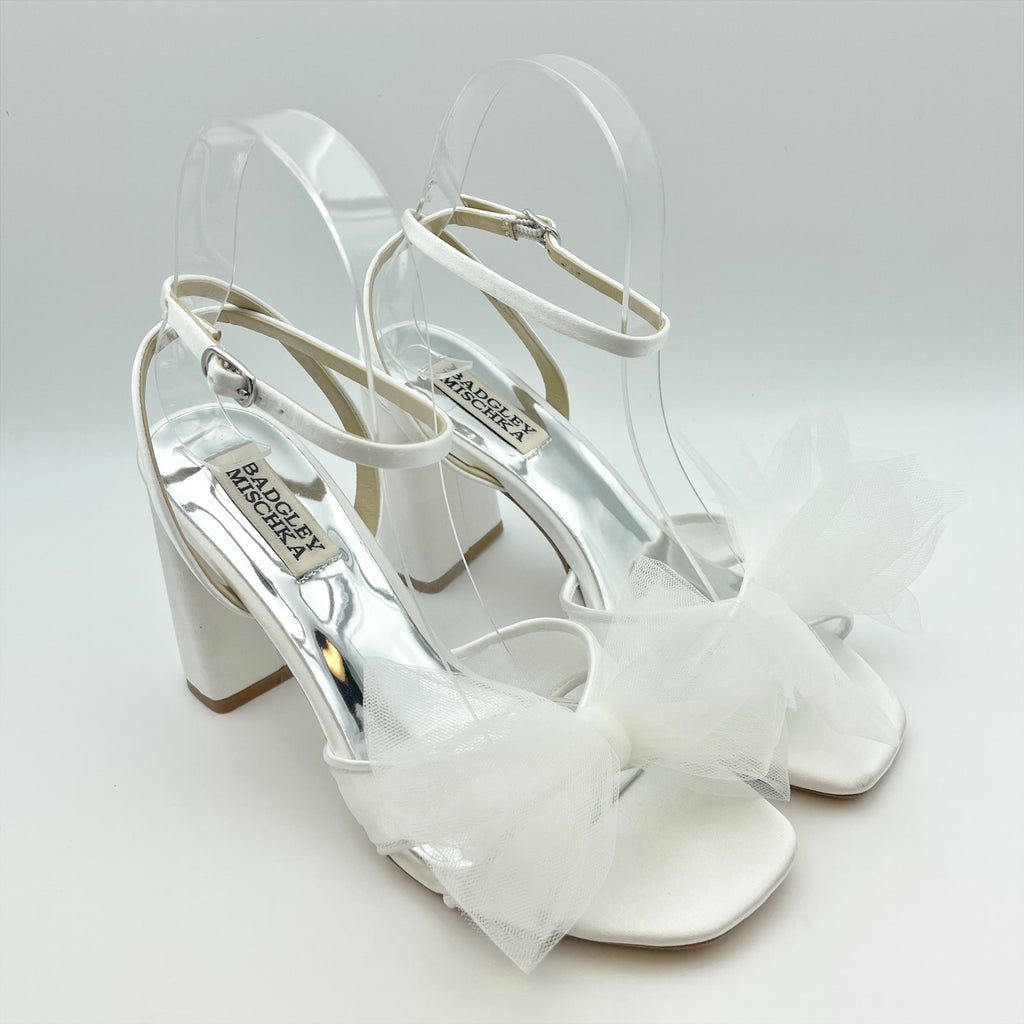 Badgley Mischka Womens Tess Heeled Sandals Size 8.5 M White Tulle Bow Bride NIB