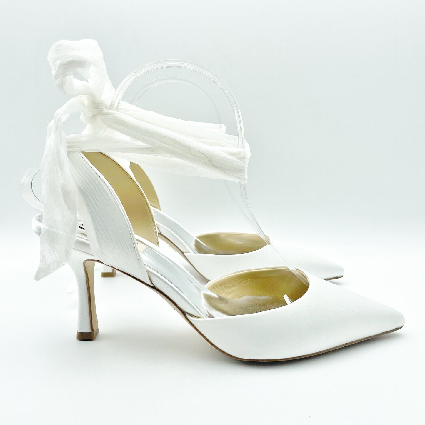 Badgley Mischka Womens Blaze Satin Bow Stiletto Heels US 7.5 M EU 38 White NWOB