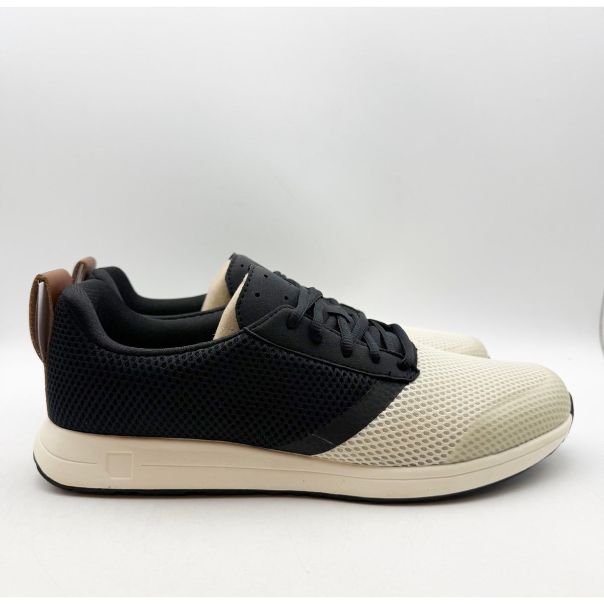 YORK Mens The Henry Runner Athletic Shoes Size 8 Black Cream Sneakers NIB