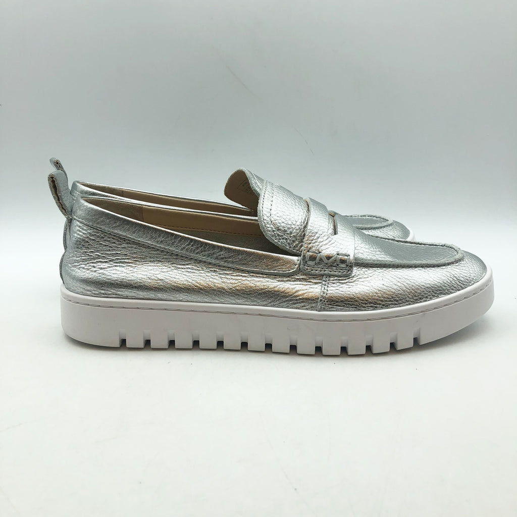 VIONIC Womens Uptown Loafers Size 8.5 Wide Silver Metallic Leather Slip-ons NIB