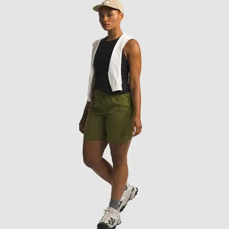 THE NORTH FACE Women's Aphrodite Motion Shorts XS Forest Olive Green NWT