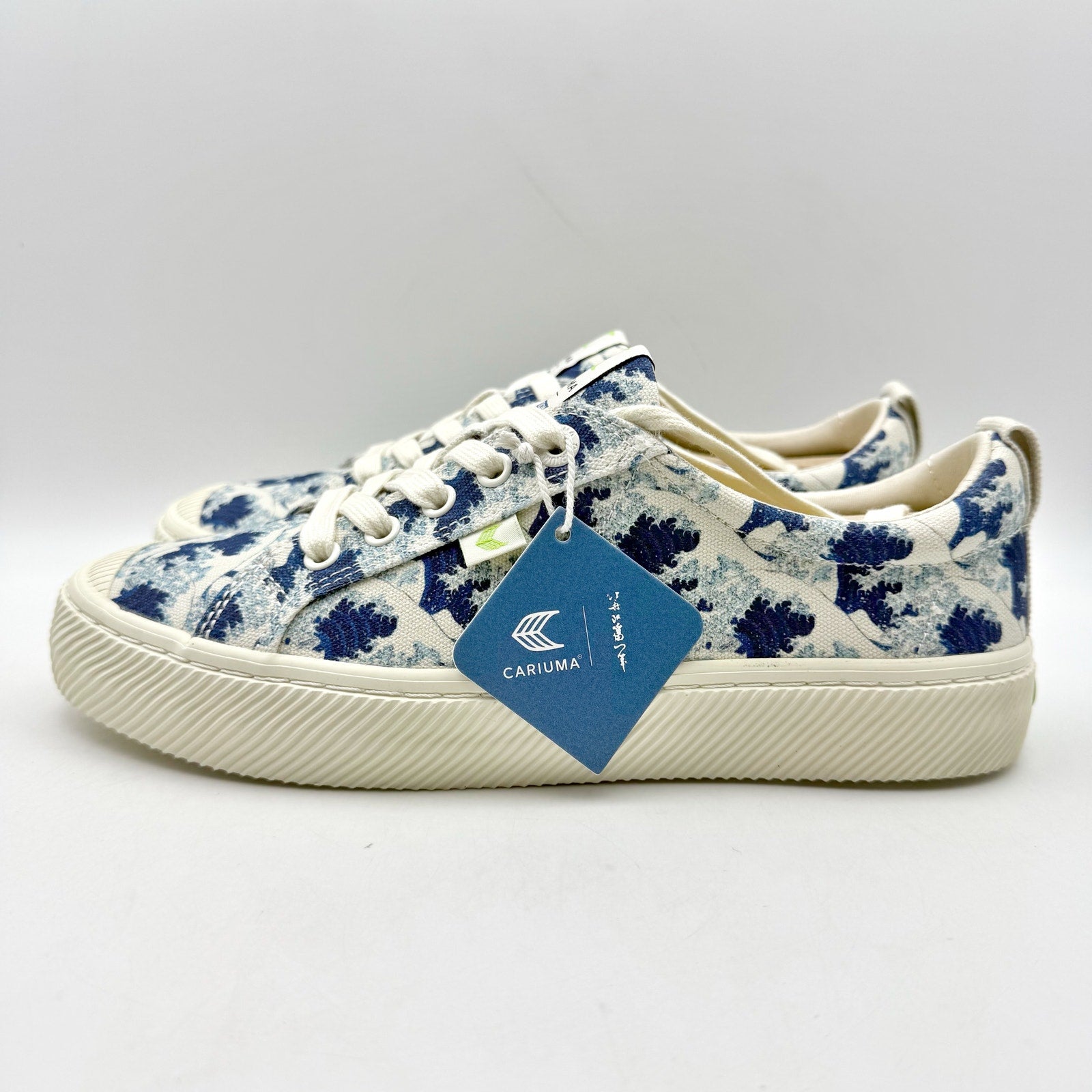 Cariuma X Hokusai OCA Wave Off Sneakers Mens 9 Womens 10.5 White Blue Canvas NIB