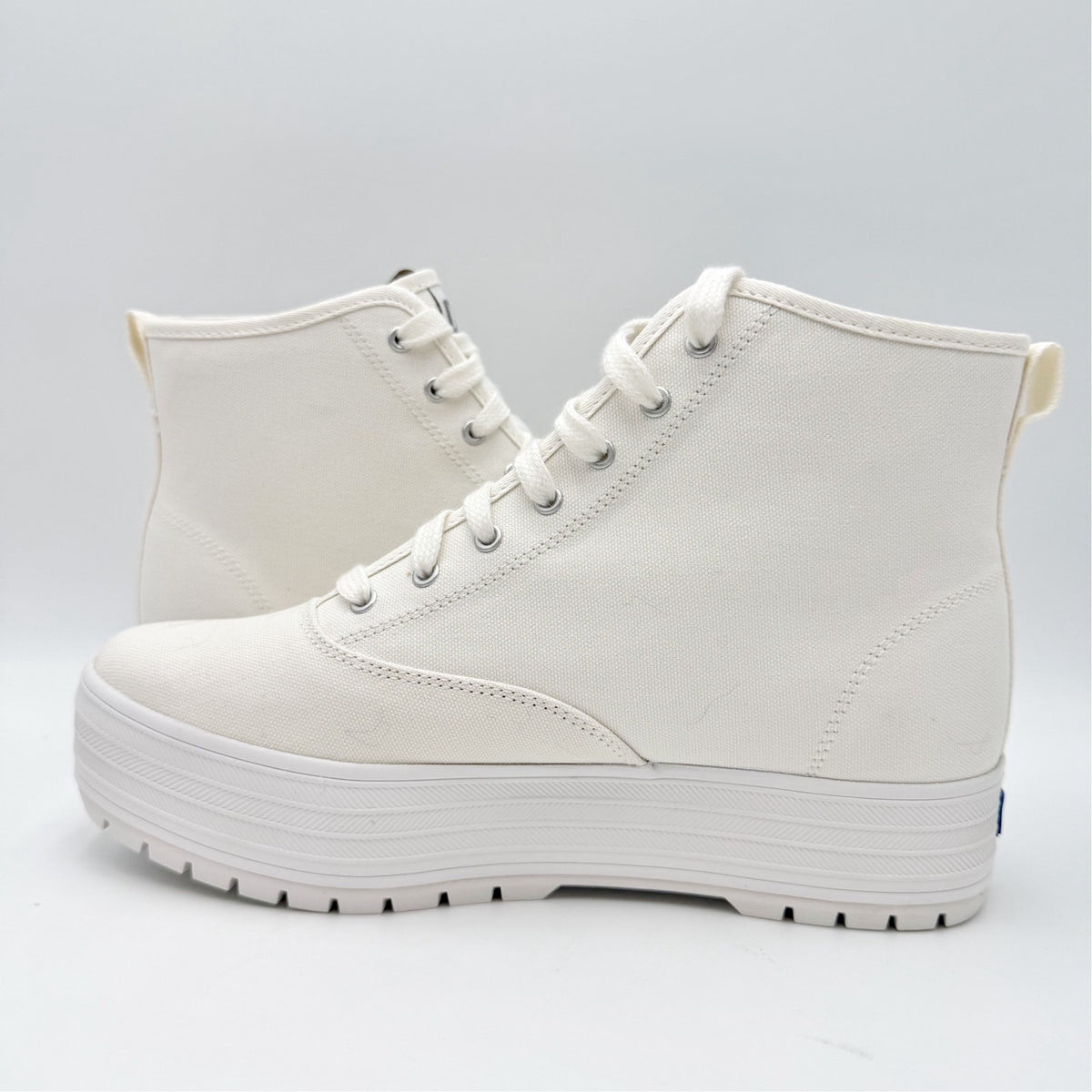 KEDS Womens The Platform Mid Lug Boots Size 7.5 M EU 38 White Canvas NIB
