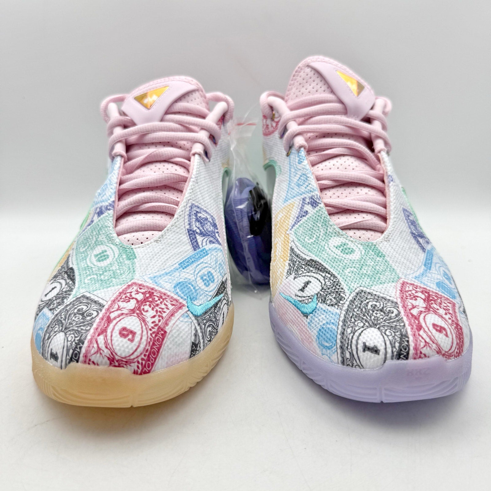 NIKE Mens Lebron XXll QS Sneakers US 10 EU 44 White Multicolor Athletic NIB