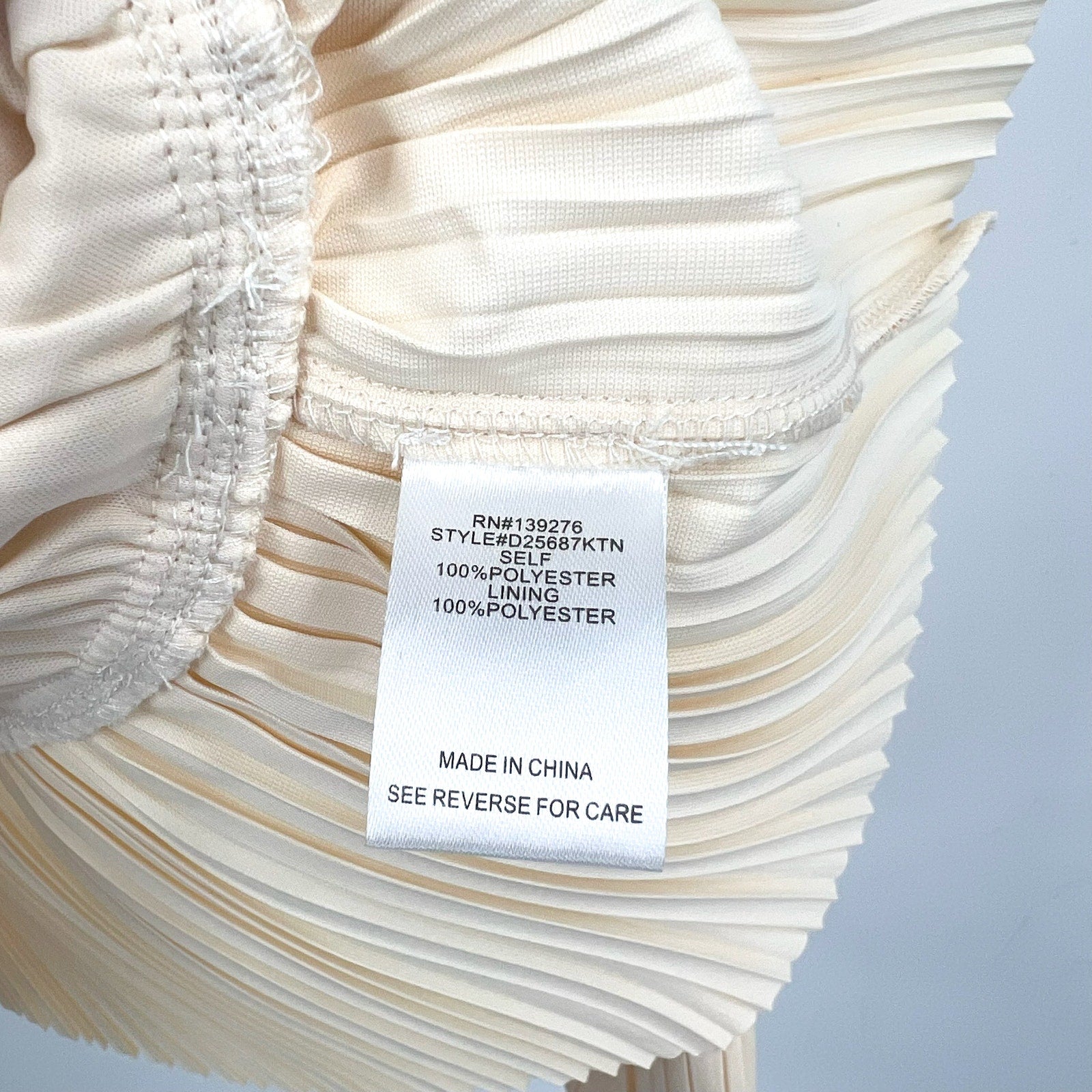 DANIEL RAINN Womens Pleated Peplum Blouse Medium Ivory Long Sleeve NWT