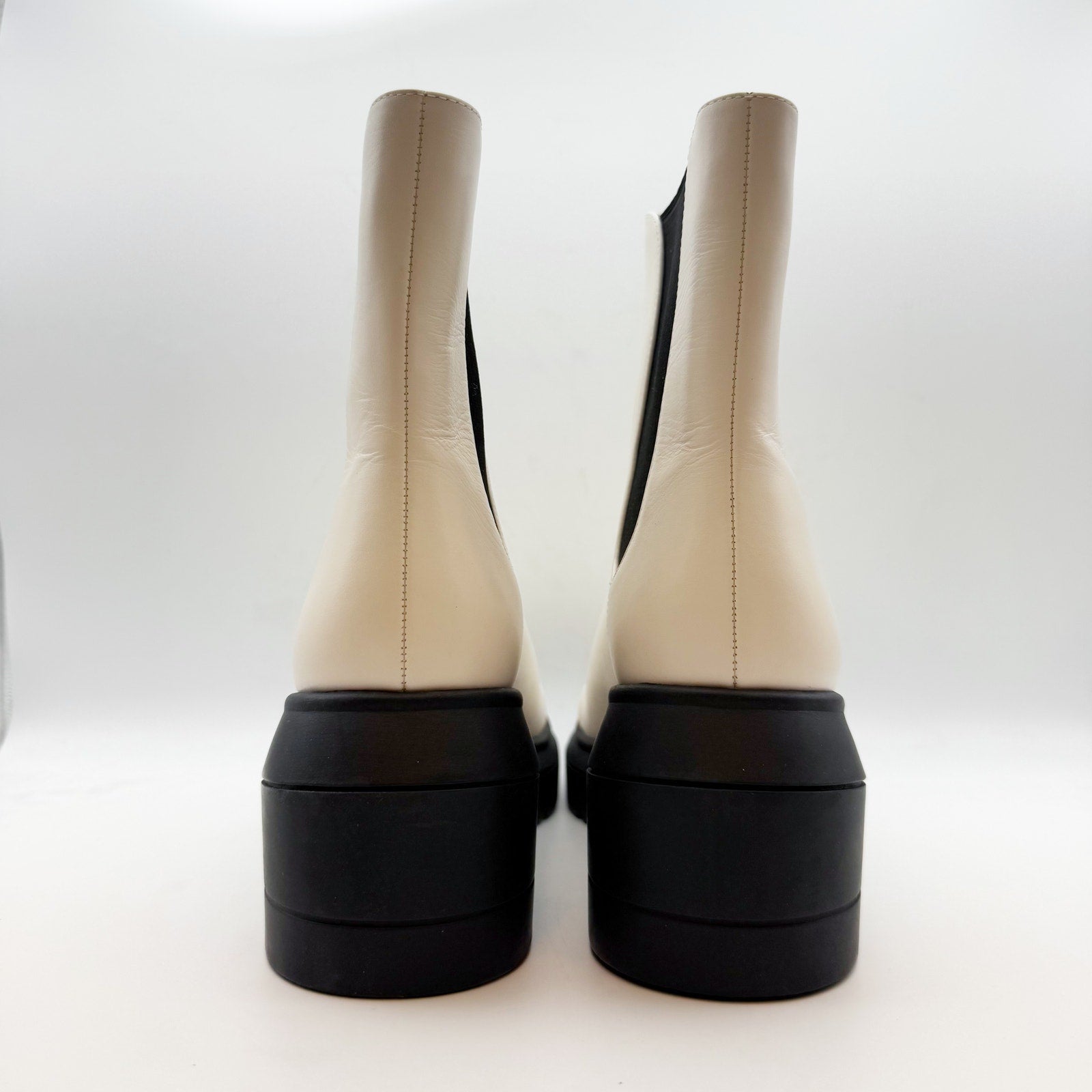 Stuart Weitzman Womens Norah Lug Sole Chelsea Boots 9.5 Wide White Leather NWOB