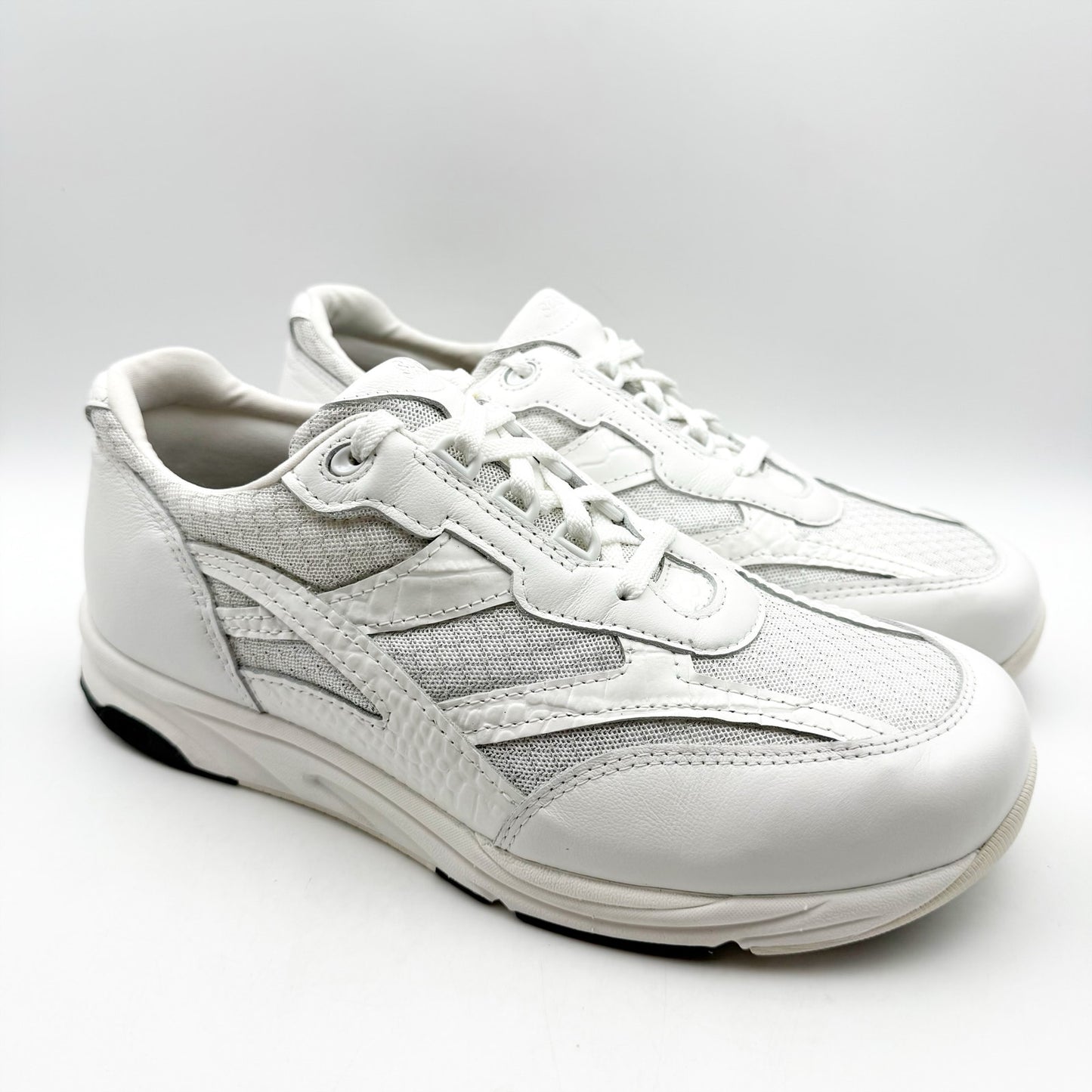 SAS Womens Tour Mesh Comfort Walking Sneaker US 9.5 M EU 40 White Leather NIB