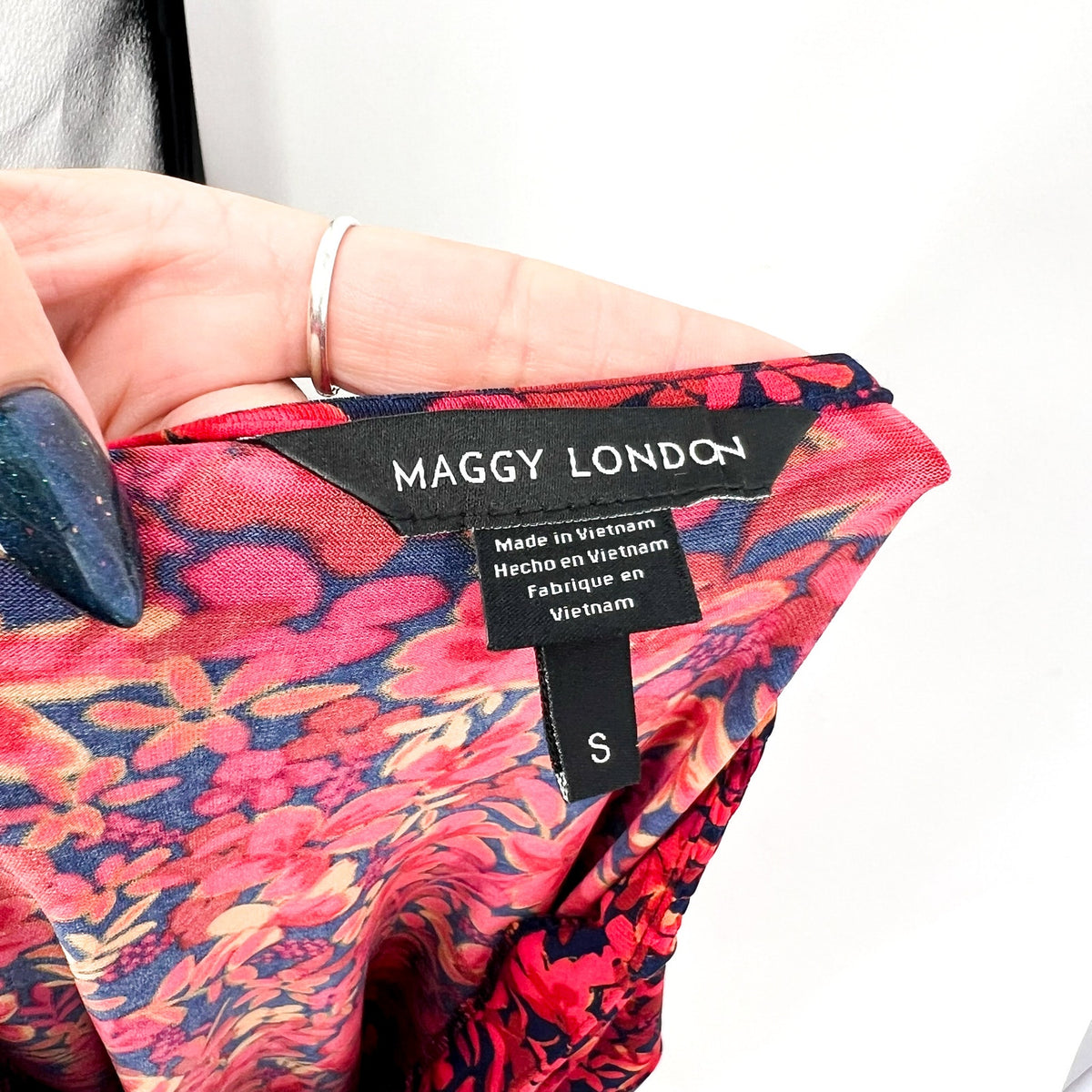 MAGGY LONDON Womens Floral V-Neck Dress Small Navy Blue Red Smocked NWT