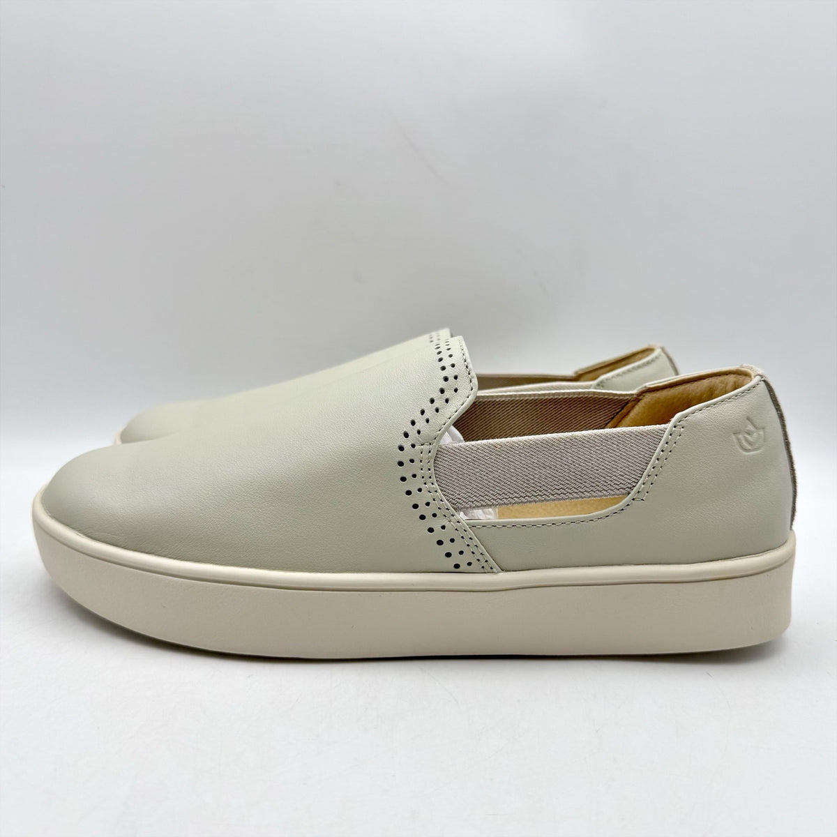 Spenco Womens Parker Low Sneakers Size 7.5 M EU 38 Oyster Grey Slip In NIB