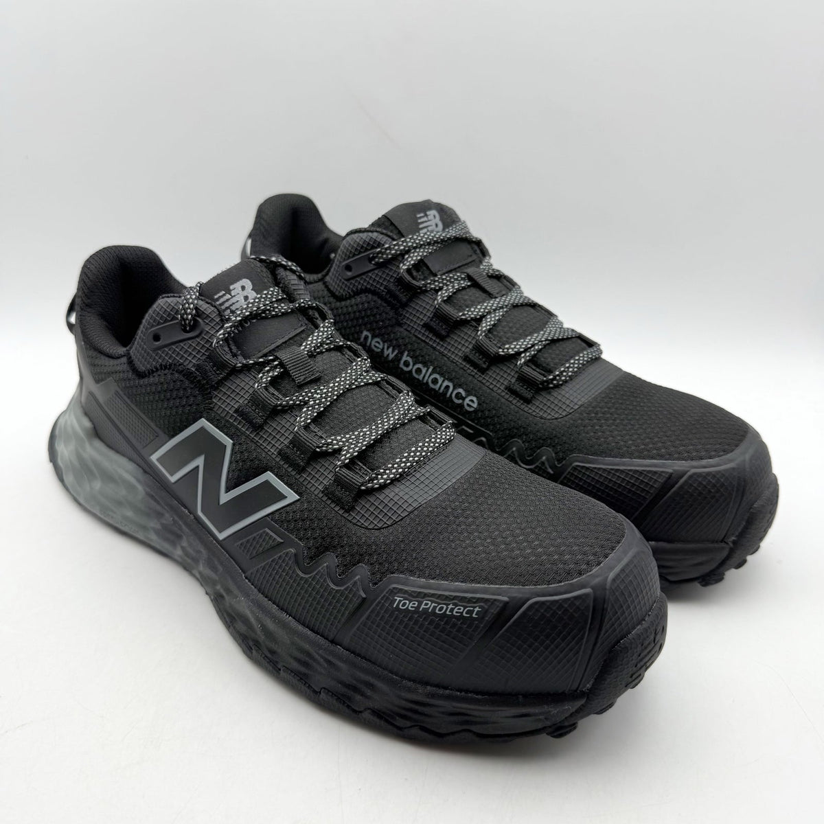 New Balance Womens Cremorne Fresh Foam Work Sneakers US 6.5 WIDE Black CT SR NIB