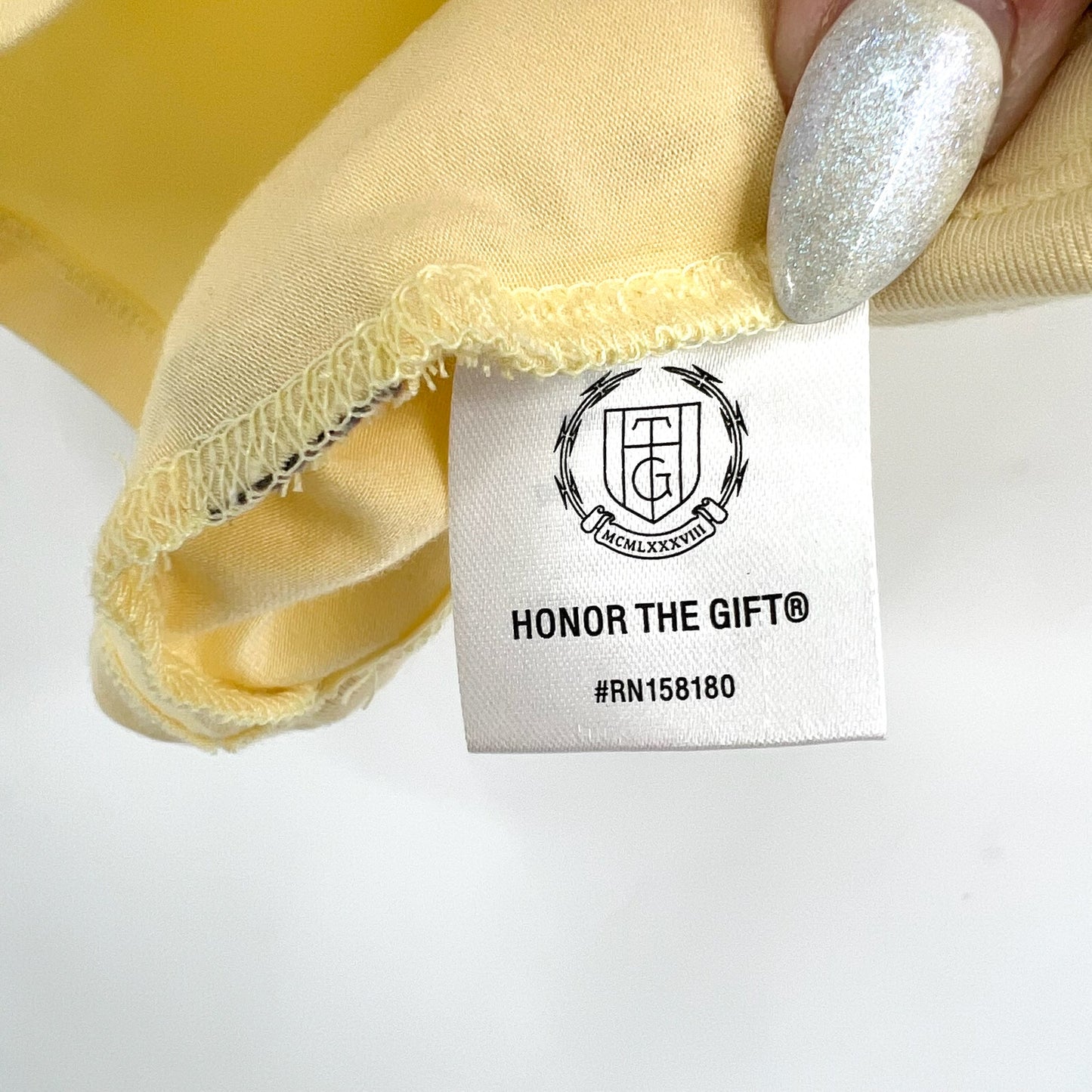 HONOR THE GIFT Women's Palms Cropped Graphic T-Shirt Small Yellow Blonde NWT