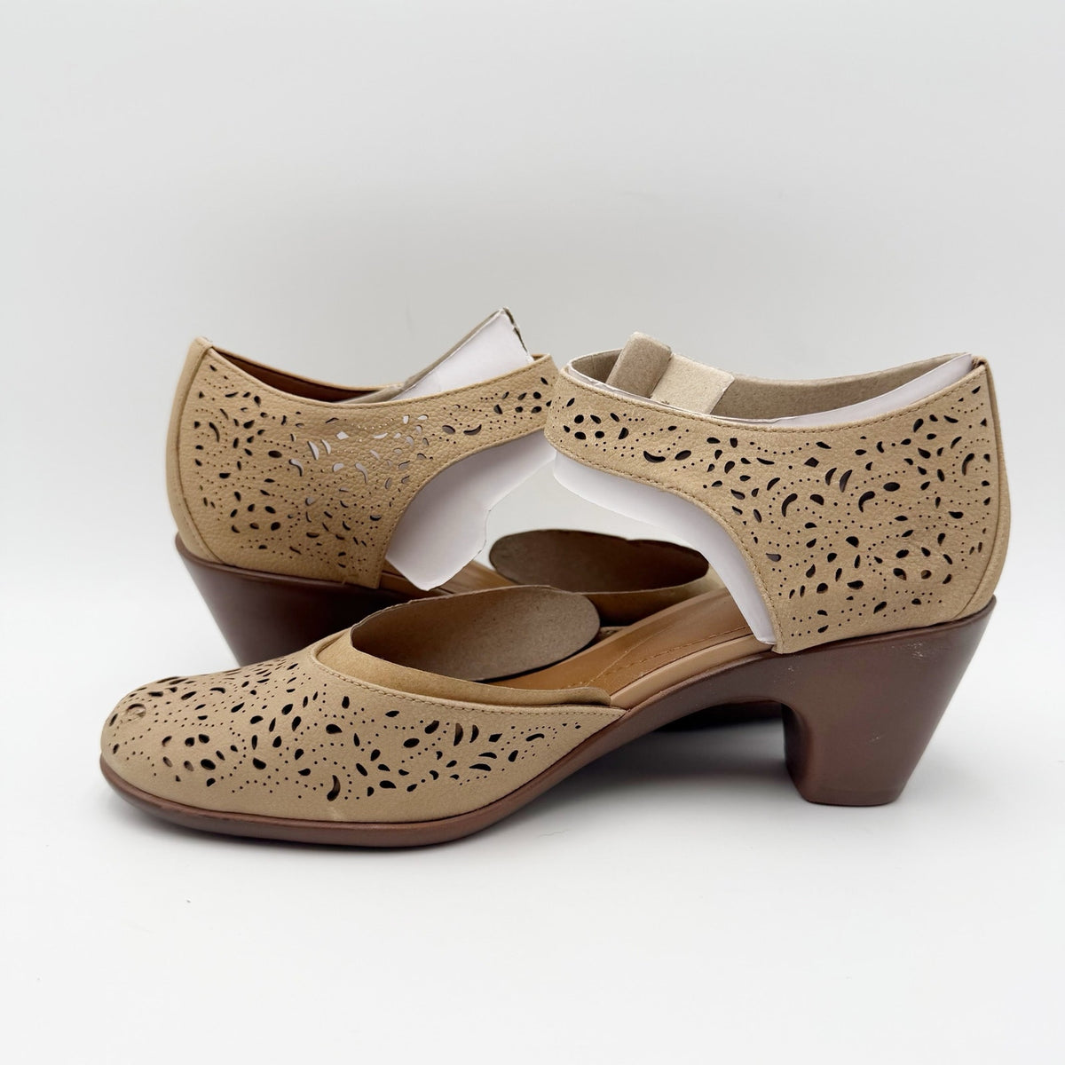 Easy Spirit Womens Cindie Pumps Size 7 Wide Tan Beige Leather NWOB