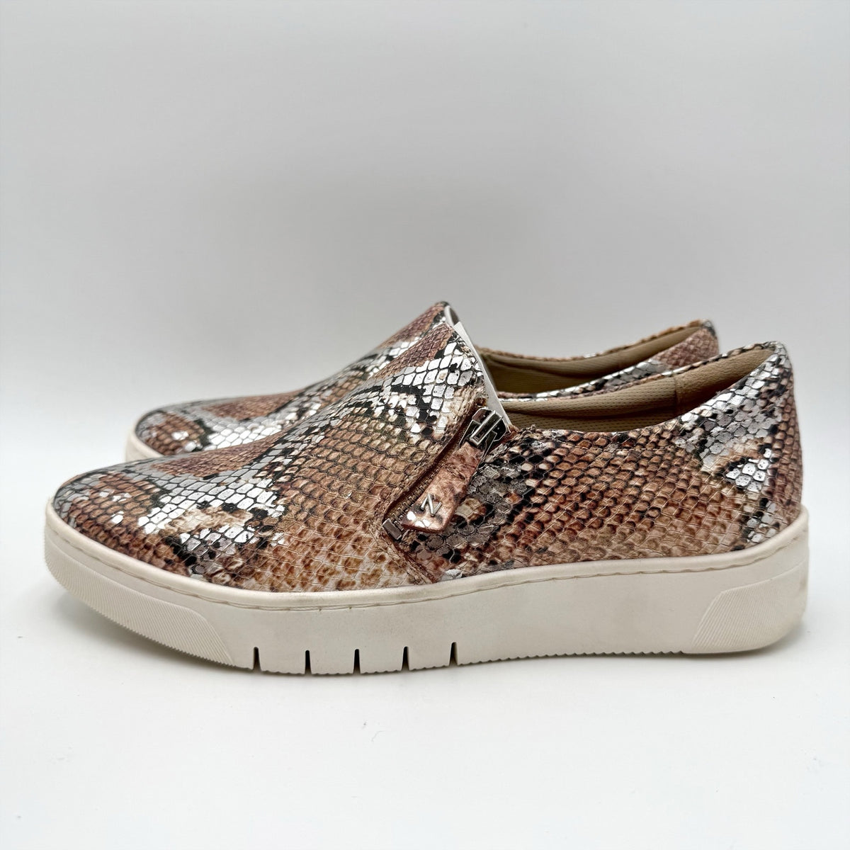Naturalizer Womens Hawthorn Sneakers Size 7 Wide Tan Snake Leather Slip On NIB