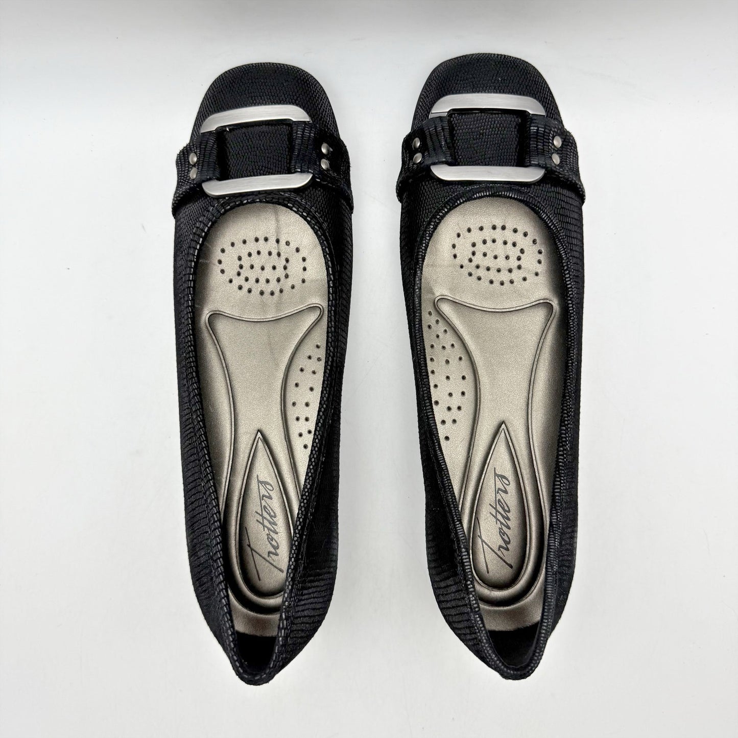 Trotters Womens Sizzle Flats US 7 Narrow EU 37.5 Black Leather Slip On NWOB