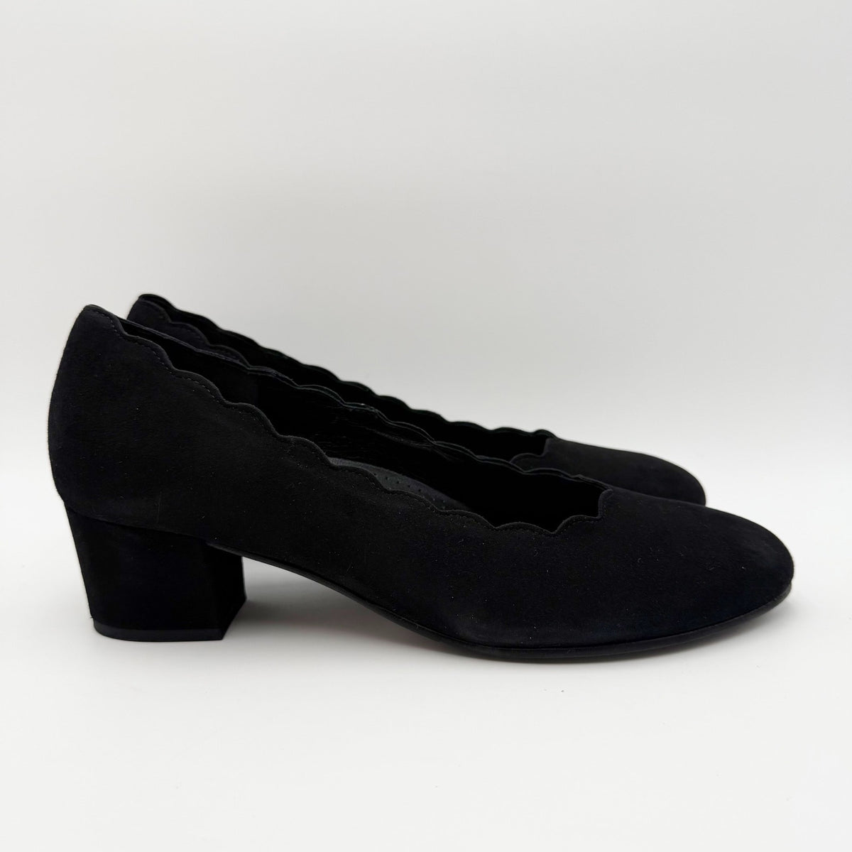 Gabor Womens 32.221 Pumps Size 9.5 Black Suede Scallop Heels NIB