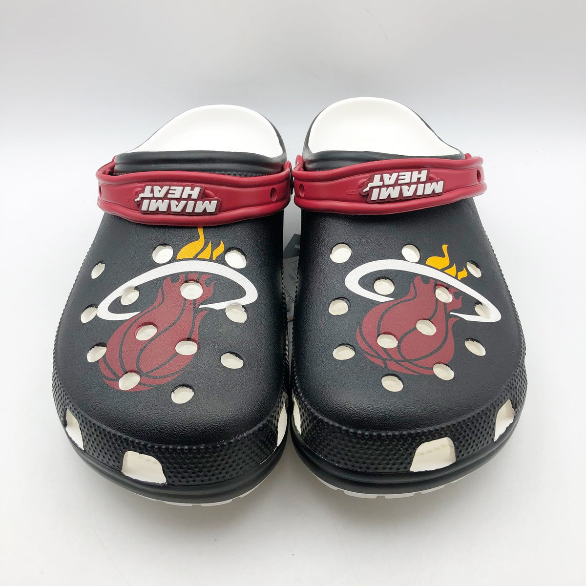 Crocs Mens NBA Miami Heat Classic Clog US 11 EU 42-43 Black Red NWT
