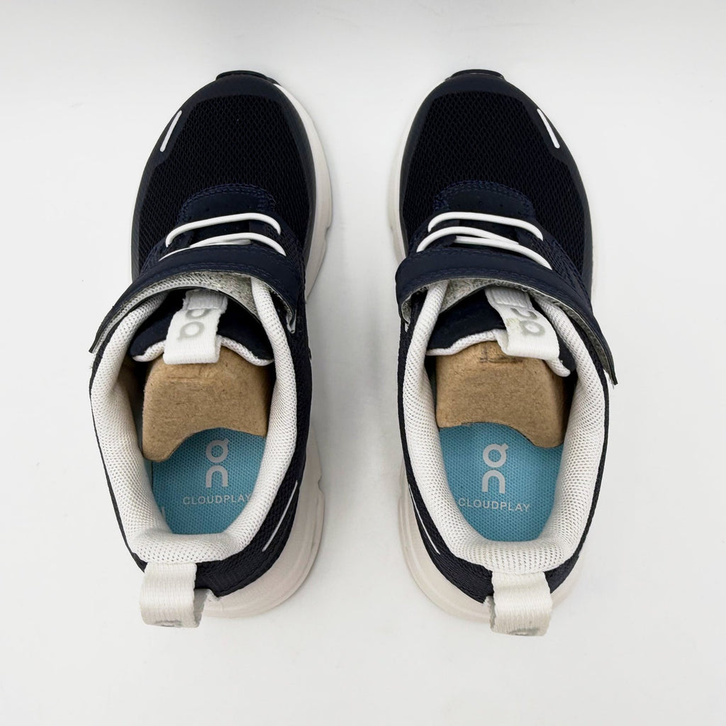 ON Kids Cloudplay Sneakers Little Kid Size 11.5 EU 29 Midnight Blue White NWOB