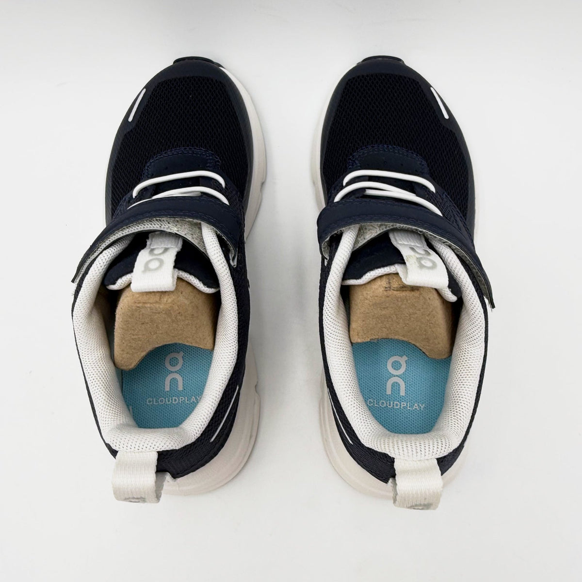 ON Kids Cloudplay Sneakers Little Kid Size 11.5 EU 29 Midnight Blue White NWOB