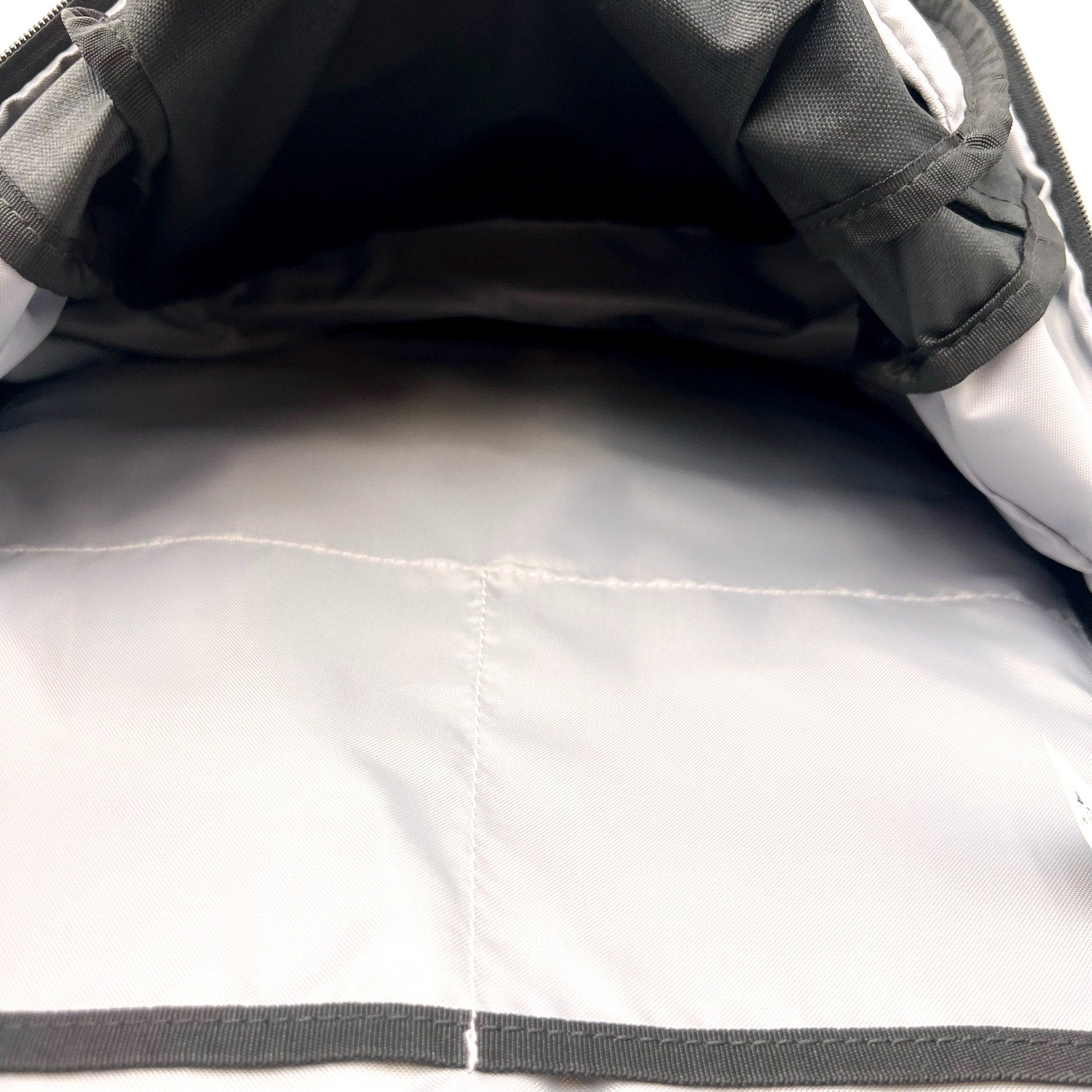 UNDER ARMOUR Hustle Sport 6.0 Backpack Black Metallic Silver Water ResistantNWOT