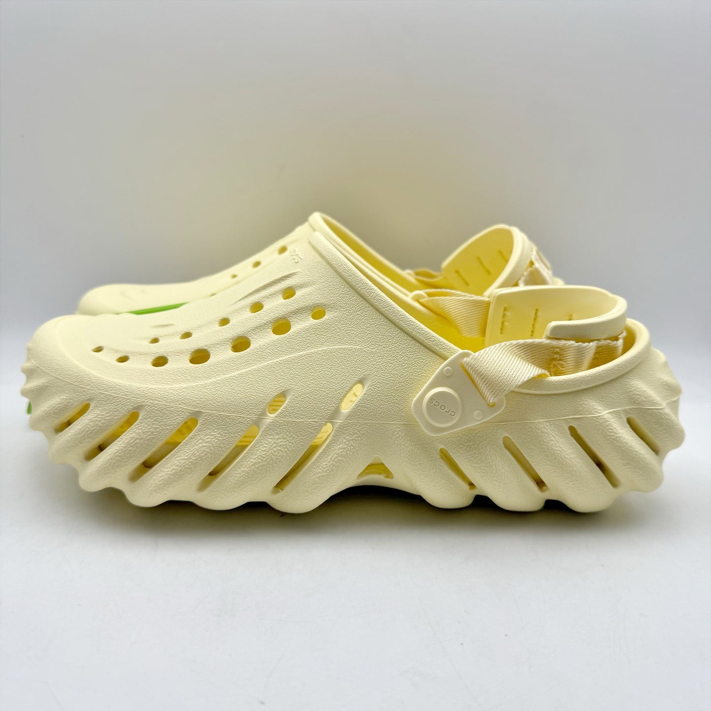 Crocs Unisex Echo Clogs Mens 7 Womens 9 EU 39.5 Cream NWOB