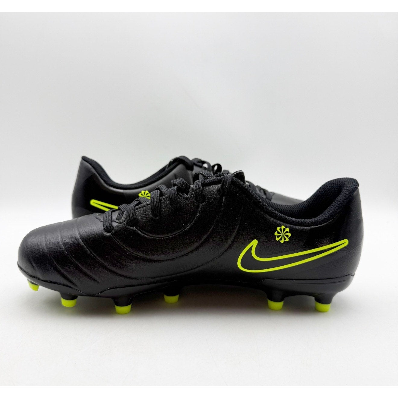 Nike Kids Tiempo Legend 10 Club FG Soccer Cleats US 6 YOUTH Black DV4352 NWOB